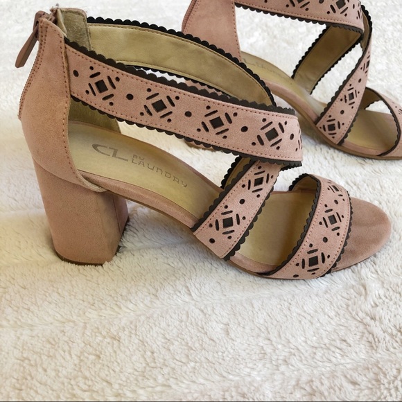 Chinese Laundry ✨ Dusty Rose Eyelet Style Sandals - Picture 3 of 6